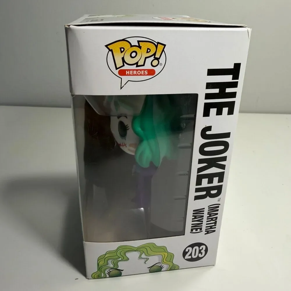 FUNKO POP! DC SUPER HEROES #203 THE JOKER (MARTHA WAYNE) HOT TOPIC EXCLUSIVE